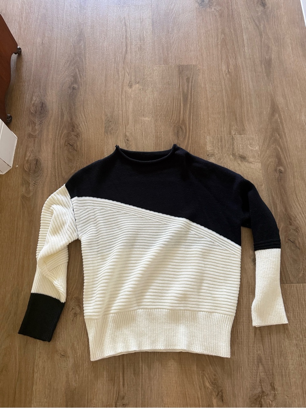 Colorblock Black and White Ribbed Women’s Sweater